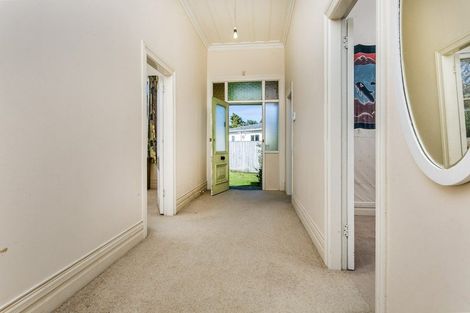 Photo of property in 120 Eskdale Road, Birkdale, Auckland, 0626