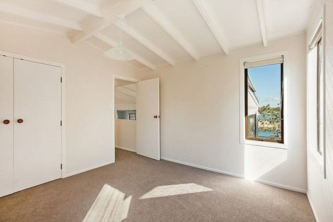 Photo of property in 5 Bush Point Road, Cable Bay, 0420
