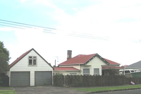 Photo of property in 7 Kiwi Road, Stanley Point, Auckland, 0624