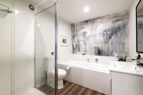 Photo of property in 52 Tiri Tiri Road, Birkdale, Auckland, 0626