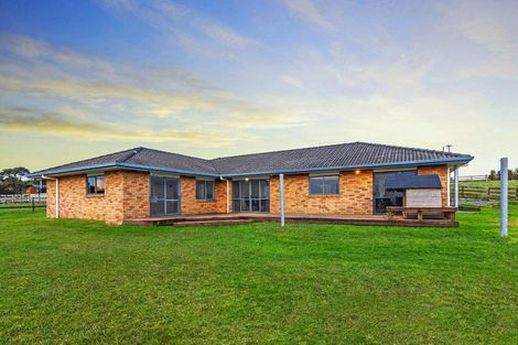 Photo of property in 118 Cottle Road, Taupaki, Henderson, 0782