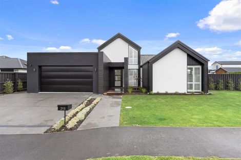 Photo of property in 215 Cavendish Road, Casebrook, Christchurch, 8051