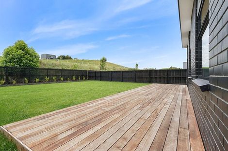 Photo of property in 35 Overton Street, Rototuna North, 3210