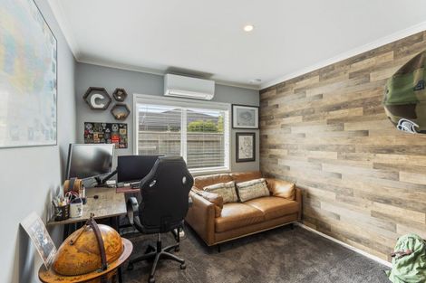 Photo of property in 5 Keene Drive, Bell Block, New Plymouth, 4312