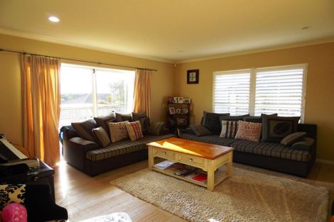 Photo of property in 19 Richfield Crescent, Westgate, Auckland, 0614