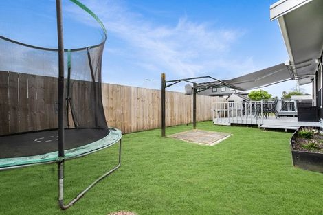 Photo of property in 67b Manuroa Road, Takanini, 2112