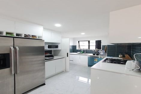 Photo of property in 425d Great South Road, Opaheke, Papakura, 2113