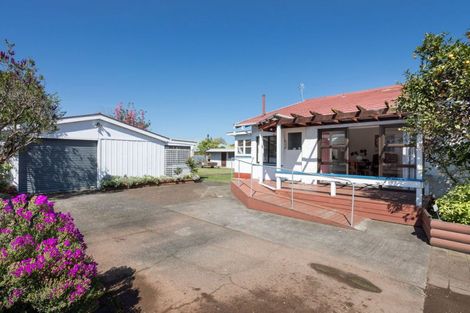 Photo of property in 16 Trafalgar Street, Dannevirke, 4930