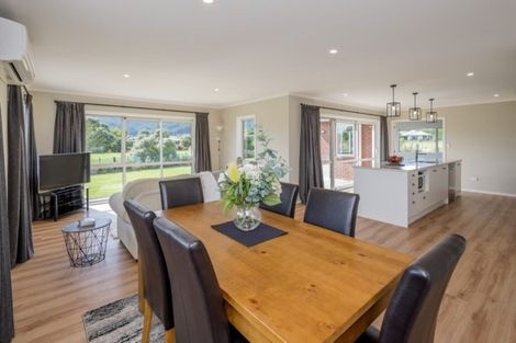 Photo of property in 88 Pohutukawa Drive, Levin, 5571