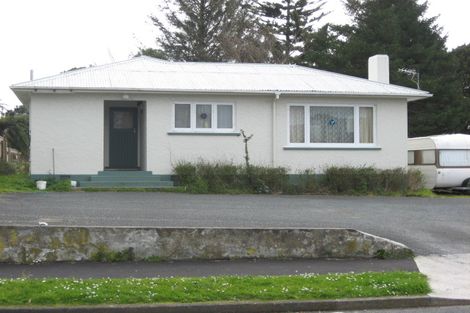 Photo of property in 4 Tasman Street, Vogeltown, New Plymouth, 4310