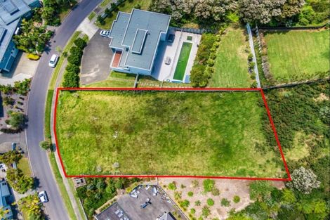 Photo of property in 12 Schopolo Place, Schnapper Rock, Auckland, 0632