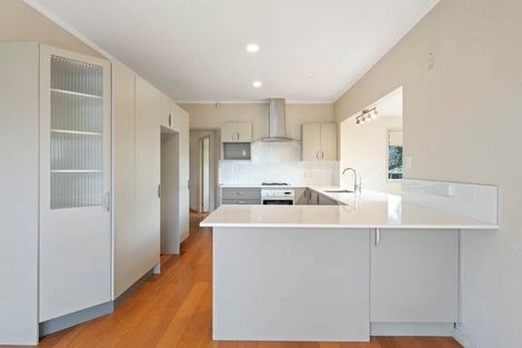 Photo of property in 5 The Anchorage, Sunnyhills, Auckland, 2010