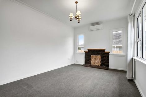 Photo of property in 7 Tarahua Road, Vogeltown, New Plymouth, 4310
