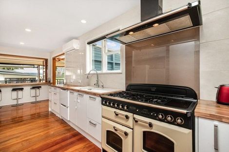 Photo of property in 37 Village Way, Ardmore, Papakura, 2582