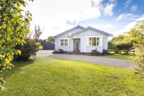 Photo of property in 2079 Kimbolton Road, Kiwitea, Feilding, 4777