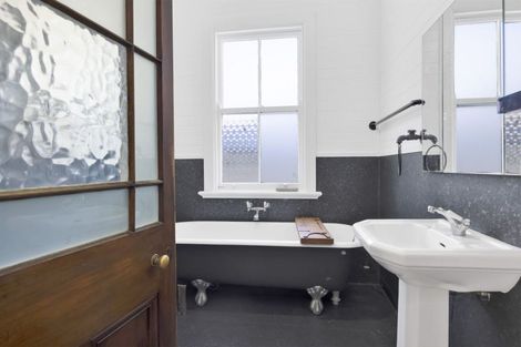 Photo of property in 64 Stanners Street, Eltham, 4322