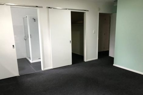 Photo of property in 30b Brunton Place, Glenfield, Auckland, 0629