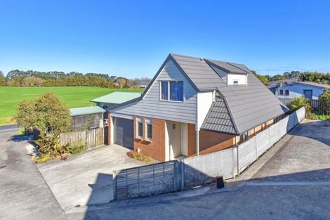 Photo of property in 3a Stevenson Road, Clarks Beach, 2122