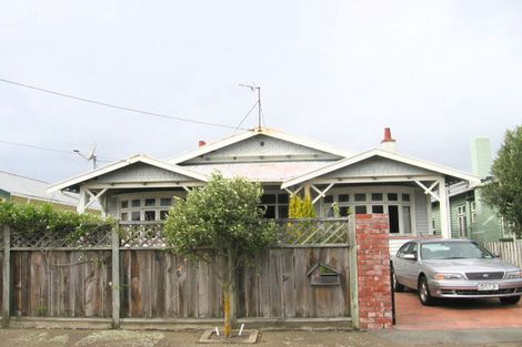 Photo of property in 56 Puru Crescent, Lyall Bay, Wellington, 6022