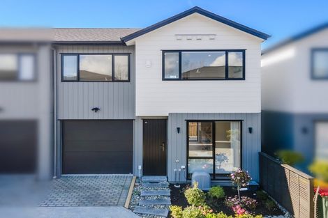 Photo of property in 25c Oteha Valley Road, Northcross, Auckland, 0632