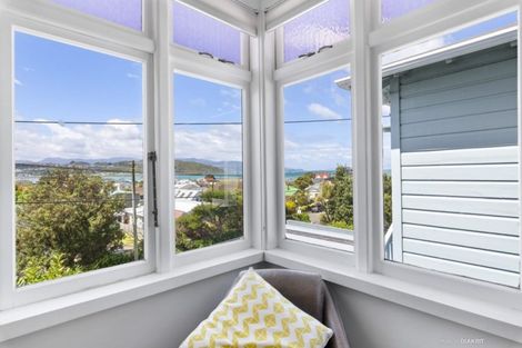 Photo of property in 174 Sutherland Road, Lyall Bay, Wellington, 6022