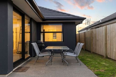 Photo of property in 17 Bill Hammond Drive, Belfast, 8051