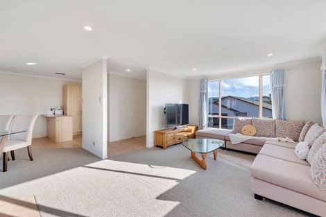 Photo of property in 20 View Ridge Drive, Ranui, Auckland, 0612