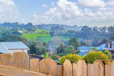 Photo of property in 20 View Ridge Drive, Ranui, Auckland, 0612