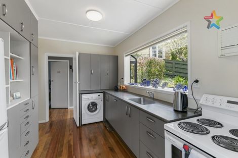 Photo of property in 44 Maungaraki Road, Korokoro, Lower Hutt, 5012