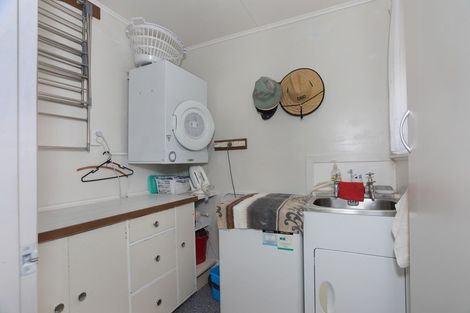 Photo of property in 14 Fergusson Street, Marton, 4710