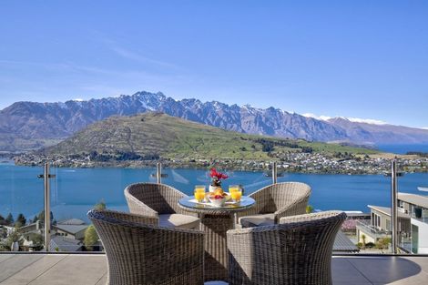 Photo of property in 23 Olivers Place, Queenstown, 9300