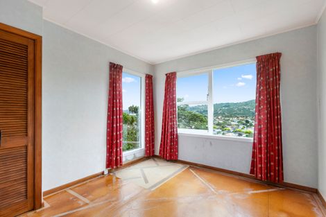 Photo of property in 19 Summit Road, Fairfield, Lower Hutt, 5011