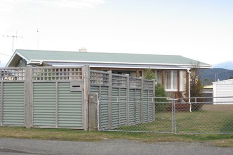 Photo of property in 19 Pompolona Street, Te Anau, 9600