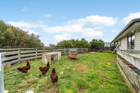 Photo of property in 5 Mckenzie Way, Timberlea, Upper Hutt, 5018