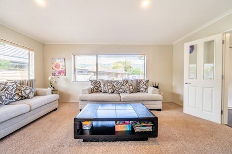 Photo of property in 8 Beechwood Way, Te Marua, Upper Hutt, 5018