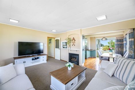Photo of property in 35 Spence Road, Henderson, Auckland, 0612
