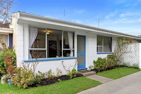 Photo of property in 2/45 Gresford Street, Edgeware, Christchurch, 8013