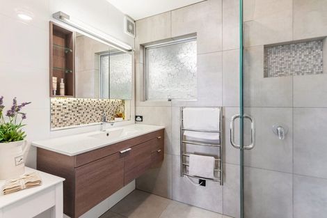 Photo of property in 38 Hinemoa Street, Birkenhead, Auckland, 0626