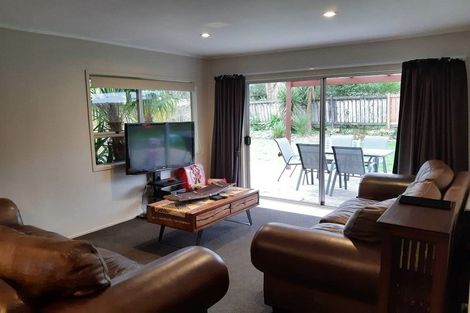 Photo of property in 2/21 Birman Close, Half Moon Bay, Auckland, 2012