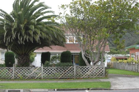 Photo of property in 73 Glen Road, Stokes Valley, Lower Hutt, 5019