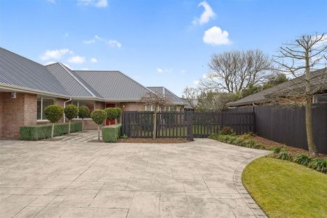 Photo of property in 43 Apsley Drive, Avonhead, Christchurch, 8042