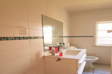 Photo of property in 21 Esmonde Road, Takapuna, Auckland, 0622