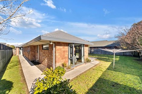 Photo of property in 21 Forest Drive, Parklands, Christchurch, 8083