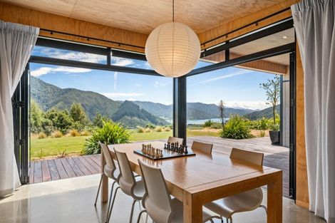 Photo of property in 1424 Queen Charlotte Drive, Linkwater, 7281