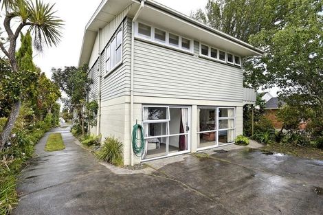 Photo of property in 4 Staveley Avenue, Mount Roskill, Auckland, 1041