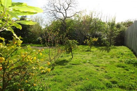 Photo of property in 15 Churchill Crescent, Foxton, 4814