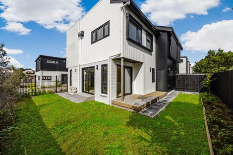 Photo of property in 3 Kaaramuramu Lane, Mangere Bridge, Auckland, 2022