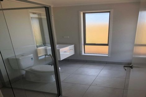 Photo of property in 15 Parton Road, Pukekohe, 2120