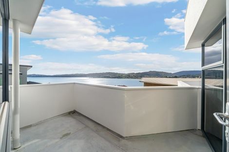 Photo of property in 5 Bowsprit Way, Whitby, Porirua, 5024