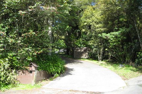 Photo of property in 558 Scenic Drive, Waiatarua, Auckland, 0612